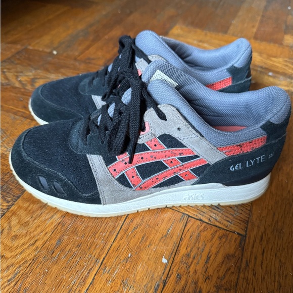 ASICS - Picture 1 of 6